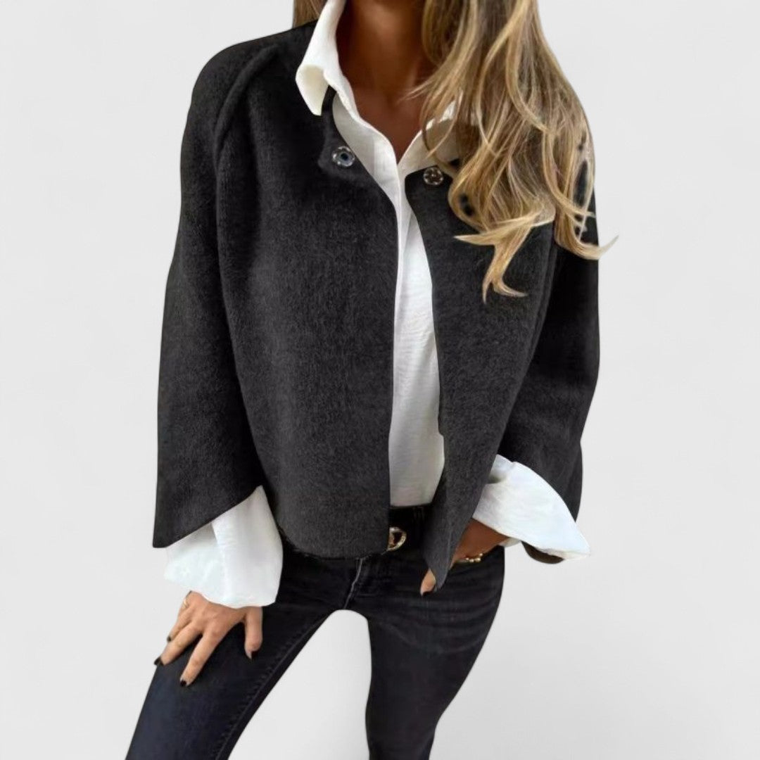 Ανδρομάχη - Κοντό μπουφάν με κομψά φουσκωτά μανίκια και μαλακή γραμμή